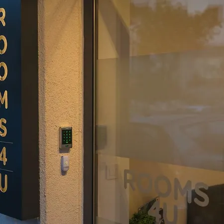 Rooms4u Hotel