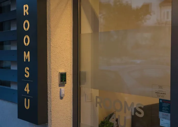 Rooms4u Hotel