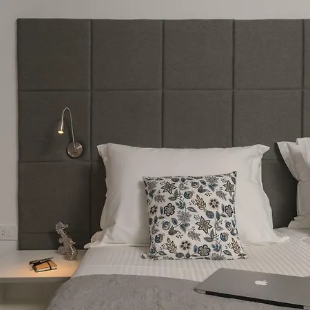 Rooms4u Hotel