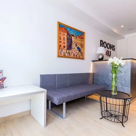 Ξενοδοχείο Rooms4u 4*